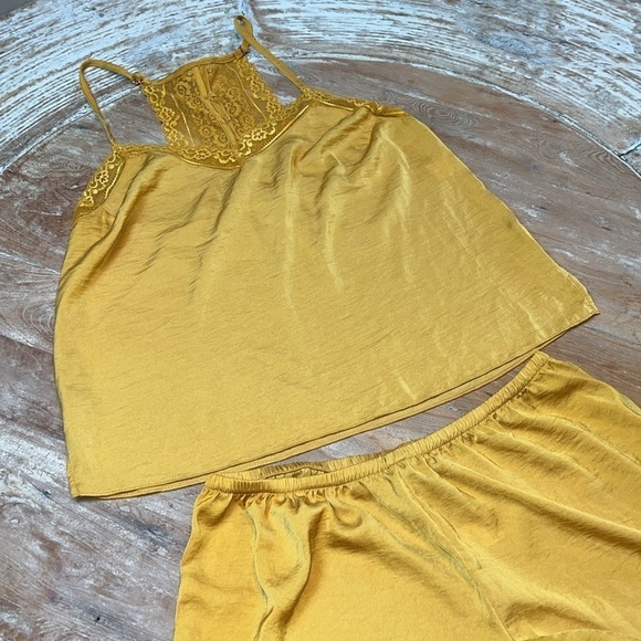 LINEA DONNATELLA Lace Lingerie Set in Saffron, Size S - Picture 2 of 9